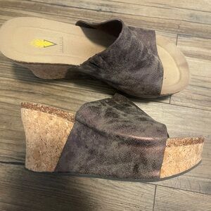 Volatile Dark Brown Wedge Sandals women’s size 9